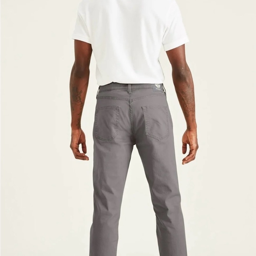 Dockers Men's Straight Fit Gray Jeans 34-30 - Picture 2 of 7